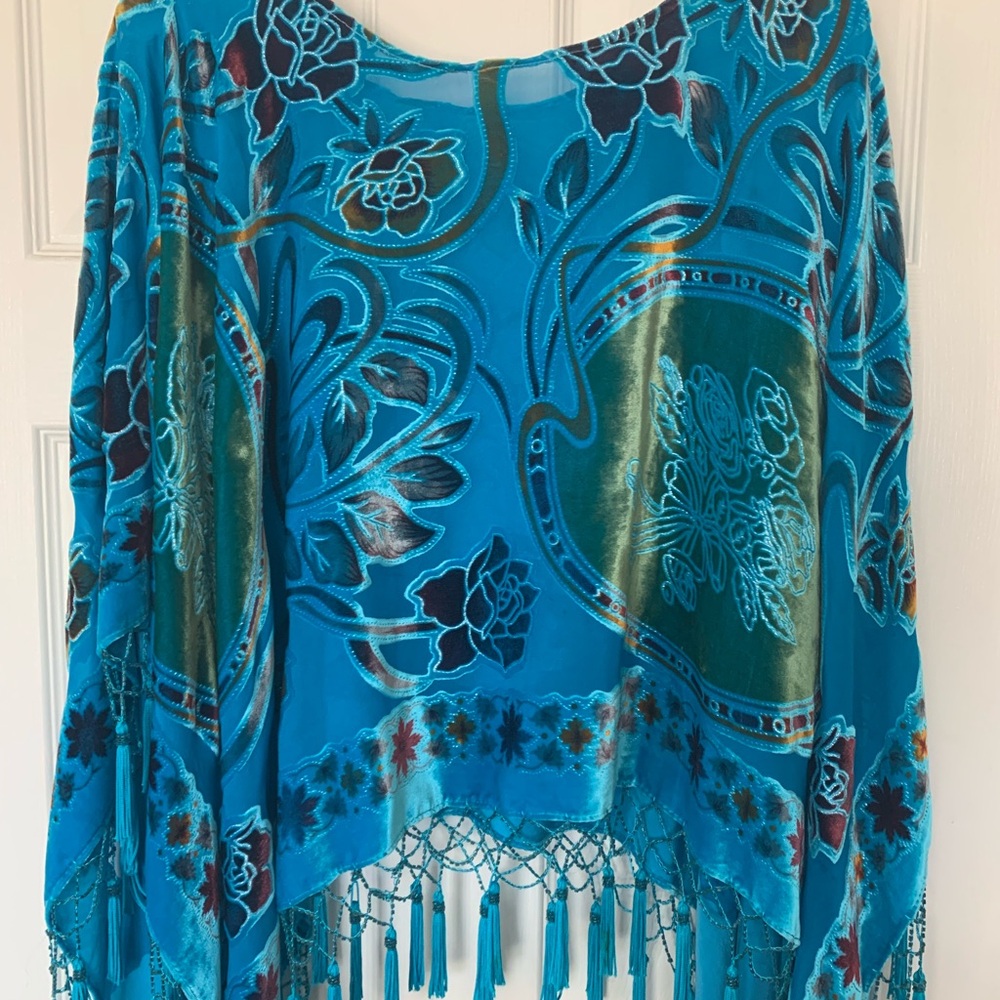 Elegant Blue Floral Women's Shawl